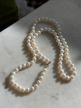 Load image into Gallery viewer, Vintage Pearl 14k Gold Necklace 17.5”
