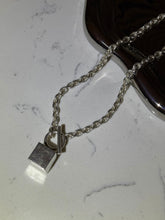 Load image into Gallery viewer, Vintage Cable Link Solid Block Square Toggle Clasp Sterling Silver Chain 16”
