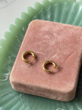 Load image into Gallery viewer, Vintage 18k Yellow Gold Mini Tubular Hoops

