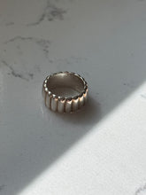 Load image into Gallery viewer, Ribbed Sterling Silver Ring Size 7
