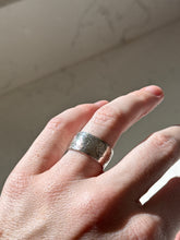Load image into Gallery viewer, Solid Sterling Etched Thick Cigar Band Size 7.25
