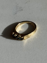 Load image into Gallery viewer, Vintage 1970s Blue Sapphire 18k Gold Ring Size 4.25

