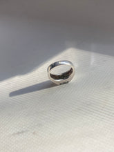 Load image into Gallery viewer, Solid Sterling Silver Vintage Ring
