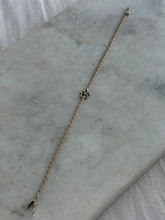 Load image into Gallery viewer, Diamond Flower 14k Gold Bracelet

