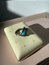 Load image into Gallery viewer, Vintage Turquoise &amp; Mother of Pearl Sterling Silver Ring Size 8
