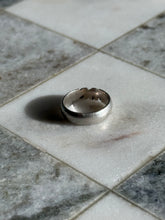 Load image into Gallery viewer, Vintage ‘Face’ Spellout Sterling Silver Ring Size 4
