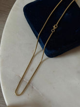 Load image into Gallery viewer, Vintage Italian Gold Vermeil Rounded Box Chain 22”
