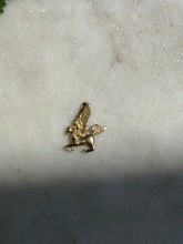 Load image into Gallery viewer, Vintage Solid 14k Gold Pegasus Pendant
