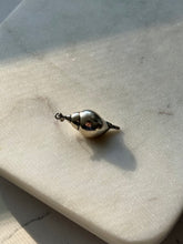 Load image into Gallery viewer, Vintage Shell Sterling Silver Pendant

