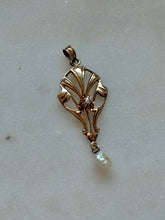 Load image into Gallery viewer, Vintage Diamond Buttercup 10k Yellow Gold Lavalier Pendant
