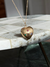 Load image into Gallery viewer, Vintage 1960s Solid 14k Gold Starburst Heart
