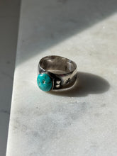 Load image into Gallery viewer, Vintage Turquoise Sterling Silver Ring Size 9
