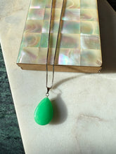 Load image into Gallery viewer, Vintage Sterling Silver Jade Necklace
