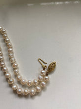 Load image into Gallery viewer, Vintage Pearl Bracelet w/ 14k Yellow Gold Clasp
