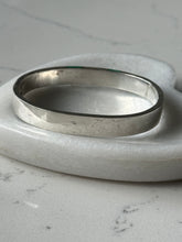 Load image into Gallery viewer, Malachite Inlay Solid Sterling Silver Bangle Bracelet
