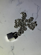 Load image into Gallery viewer, Vintage Cable Link Solid Block Square Toggle Clasp Sterling Silver Chain 16”
