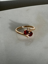 Load image into Gallery viewer, Vintage Toi et Moi Garnet Ring Size 4.5
