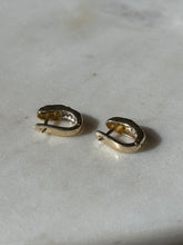 Load image into Gallery viewer, Vintage Solid 10k Gold CZ Hoops
