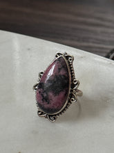 Load image into Gallery viewer, Rhodonite Chunky Vintage Sterling Silver Ring Size 6.75
