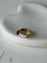 Load image into Gallery viewer, Vintage Modernist 18k Yellow Gold Cabochon Ring Size 7
