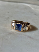 Load image into Gallery viewer, Vintage Blue Sapphire Sugarloaf &amp; Diamond Cabochon 14k Gold Ring Size 7.5
