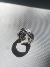 Load image into Gallery viewer, Vintage Sterling Silver Ring

