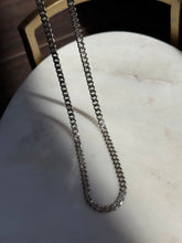 Load image into Gallery viewer, Italian Vintage Sterling Silver Curb Link Chain 22”
