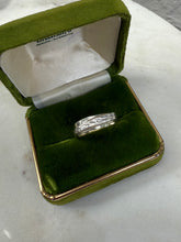 Load image into Gallery viewer, Vintage Sterling Silver Ring Size 8
