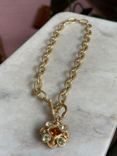 Load image into Gallery viewer, Vintage Costume Gold Tone Toggle Clasp Necklace 17.5”
