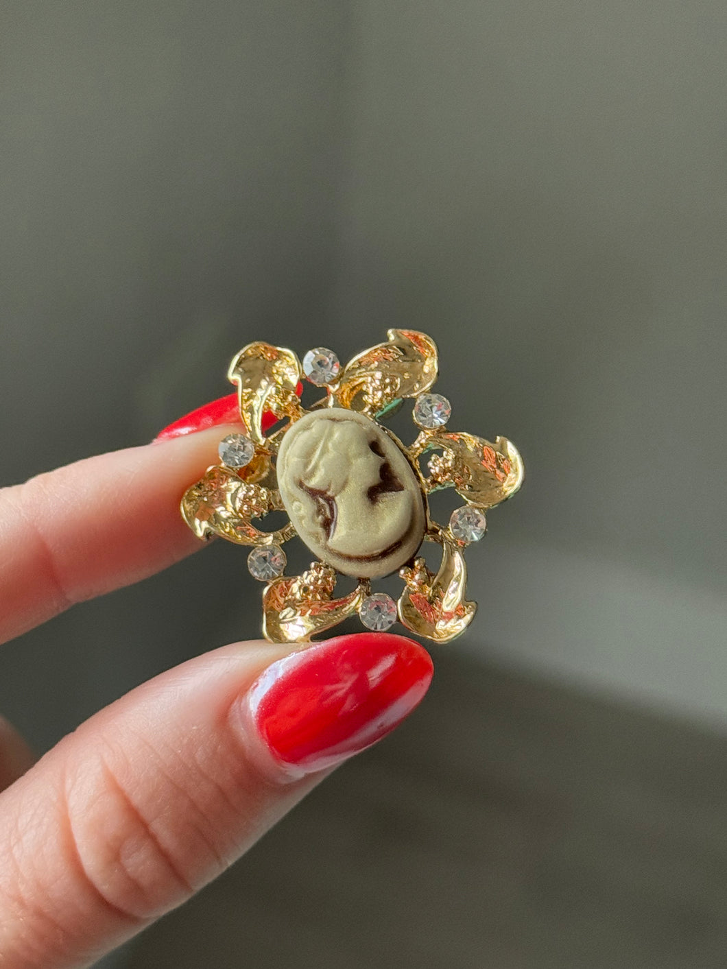 Cameo Gold Plated Vintage Brooch