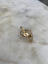 Load image into Gallery viewer, Rose Heart Vintage 14k Gold Pendant
