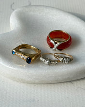 Load image into Gallery viewer, Vintage Modernist 18k Yellow Gold Cabochon Ring Size 7
