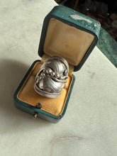 Load image into Gallery viewer, Vintage Sterling Silver Ring Size 7
