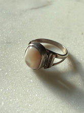 Load image into Gallery viewer, Mother of Pearl Sterling Silver Ring Size 6.5
