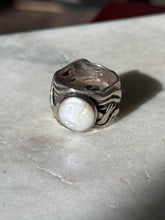 Load image into Gallery viewer, Silpada Mermaid Pearl Sterling Silver Ring Size 8
