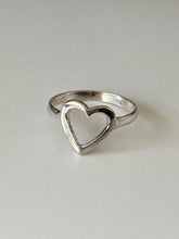Load image into Gallery viewer, Vintage Sterling Silver Heart Cutout Ring Size 8
