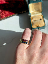 Load image into Gallery viewer, Vintage 1970s Blue Sapphire 18k Gold Ring Size 4.25

