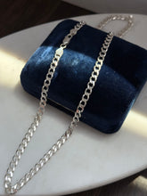 Load image into Gallery viewer, Italian Vintage Solid Sterling Silver Curb Chain 20”
