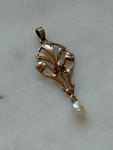 Load image into Gallery viewer, Vintage Diamond Buttercup 10k Yellow Gold Lavalier Pendant
