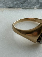 Load image into Gallery viewer, Vintage 14k Gold Diamond Ring
