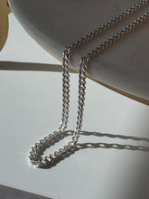 Load image into Gallery viewer, Italian Hollow Sterling Silver Curb Link Chain 18”
