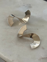 Load image into Gallery viewer, Vintage Solid Sterling Large S Earrings
