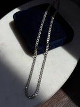 Load image into Gallery viewer, Italian Vintage Sterling Silver Curb Link Chain 22”
