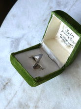 Load image into Gallery viewer, Vintage Sterling Silver Ring

