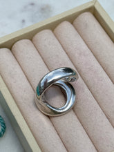 Load image into Gallery viewer, Tiffany &amp; Co. Elsa Peretti Sterling Ring Size 6
