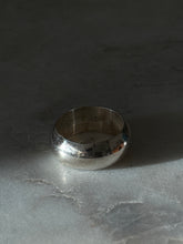 Load image into Gallery viewer, Vintage Solid Sterling Silver Classic Band Ring Size 8.75
