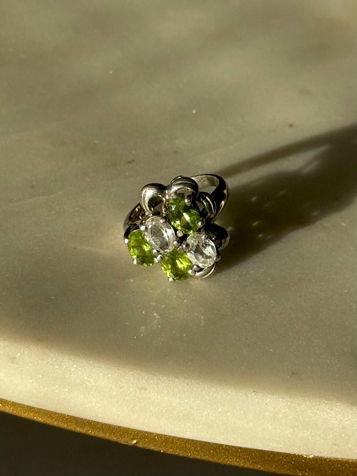 Green & White Sterling Silver Ring Size 7