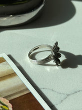 Load image into Gallery viewer, Vintage Sterling Silver Flower Ring Size 5

