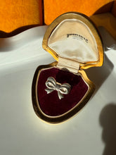 Load image into Gallery viewer, Vintage Bow Sterling Silver Ring Size 6.5
