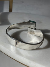 Load image into Gallery viewer, Vintage Solid Sterling Malachite &amp; Black Onyx Bangle Bracelet
